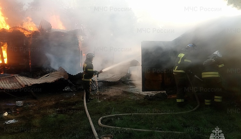 В Думиничах потушили пожар в жилом доме