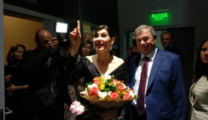 Калужане и гости города услышали песни Эдит Пиаф