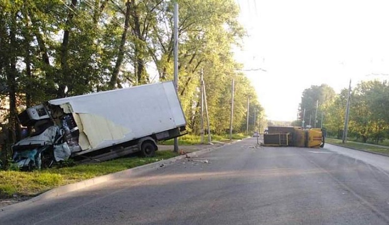 В Калуге будут судить водителя, сбившего ремонтную машину с людьми