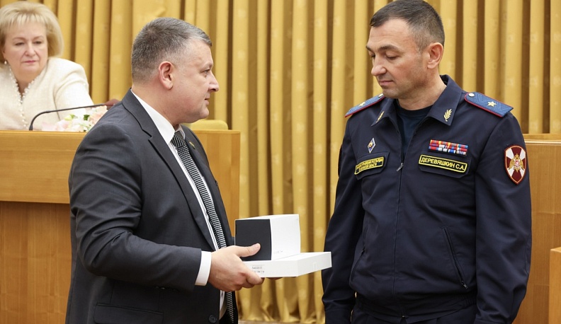 Депутаты фракции «Единая Россия» продолжают помогать бойцам на передовой