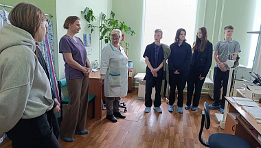 В Износках школьникам рассказали о перспективах работы медиком