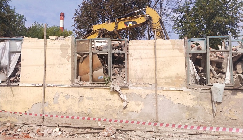 В Калуге начали сносить аварийный дом после распоряжения Владислава Шапши