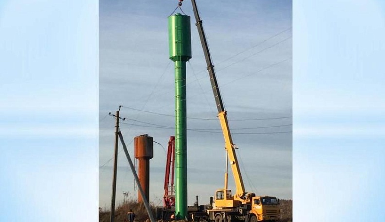 В деревнях Козельского района появились новые водонапорные башни