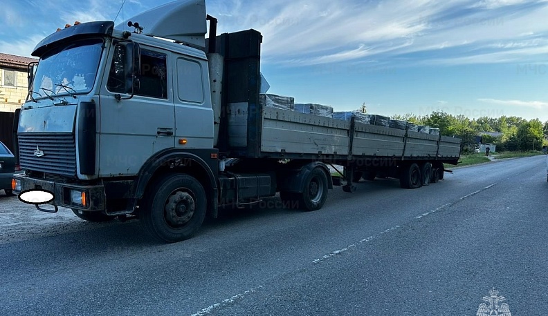 В Калуге столкнулись «БМВ» и грузовик