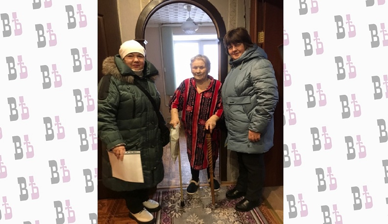 Ветераны Белоусовской ткацкой фабрики получили новогодние подарки от волонтёров