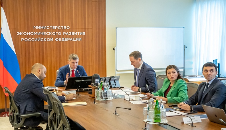 Максим Решетников обсудил с регионами работу по повышению производительности труда
