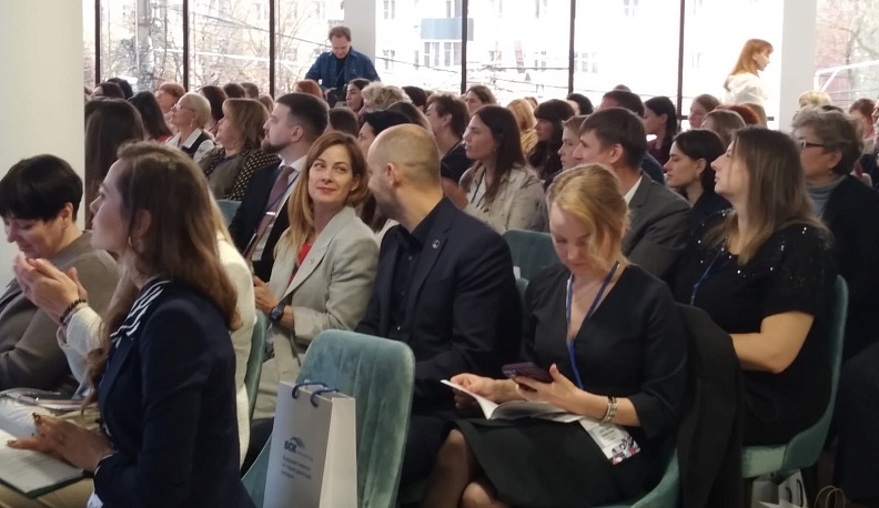 В Калуге проходит межрегиональный кадровый форум