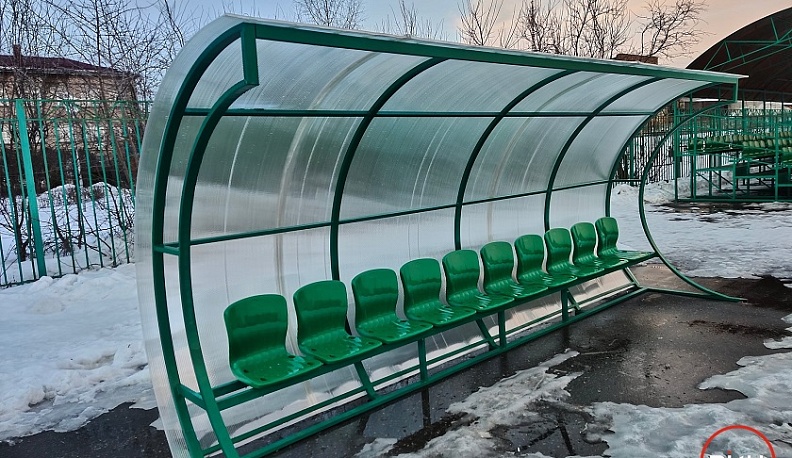 На стадионе в Балабанове установили новые трибуны