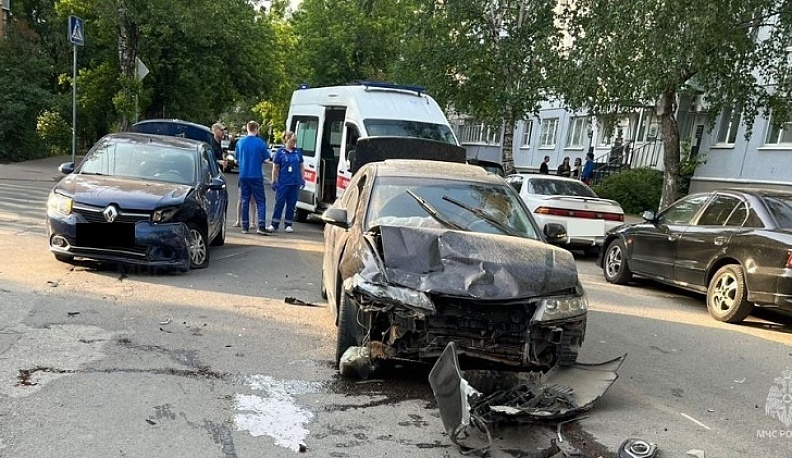 Несколько человек пострадали в ДТП в центре Калуги