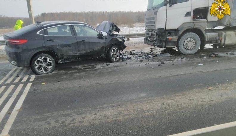 В Калужской области в тройном ДТП на Киевской трассе пострадали пять человек
