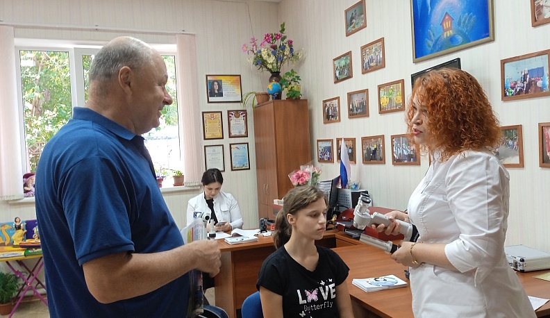 В Калуге проверили зрение детям из приемных семей