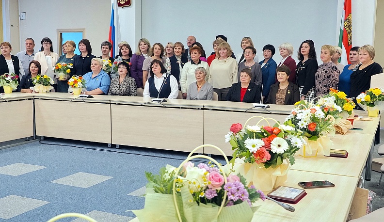 В Калуге наградили лучших работников региональной сферы образования