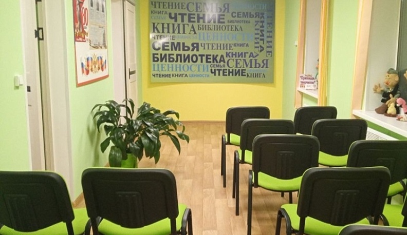 В селе Ленское Мосальского округа капитально отремонтировали сельскую библиотеку