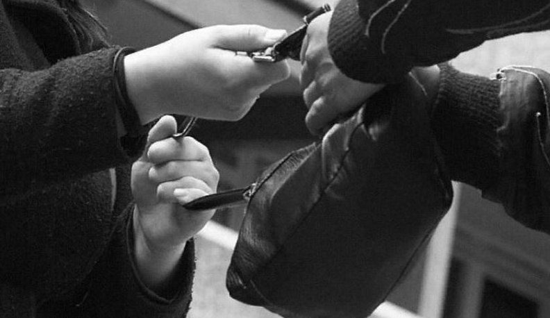 Житель Боровского района ограбил обнинскую пенсионерку