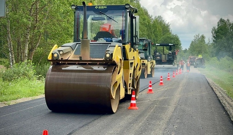 Владислав Шапша поздравил работников дорожного хозяйства с профессиональным праздником