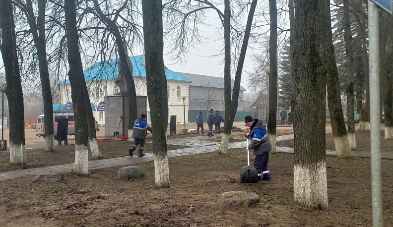 В Спас-Деменске стартовали первые субботники