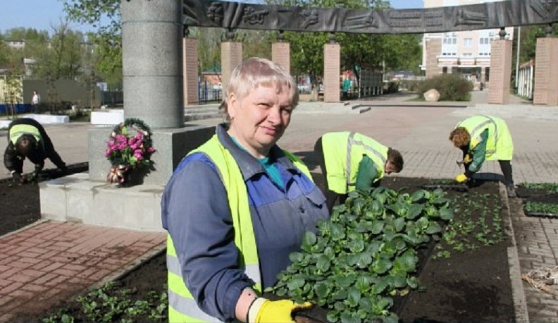 В Калуге к майским праздникам высадят более 11 тысяч цветов