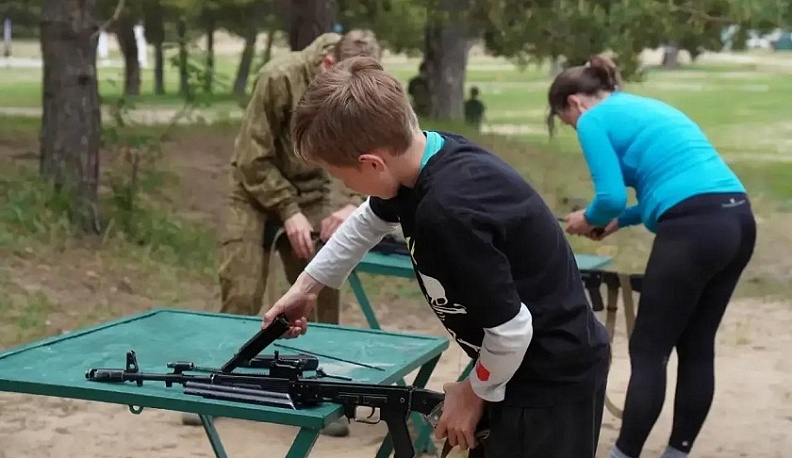 В Калужской области региональный этап военно-патриотической игры «Зарница 2.0» открыла «Семейная Зарница»