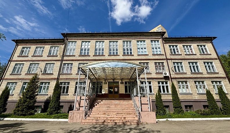 Первоклассникам калужской школы №4 рассказали о важности соблюдения ПДД