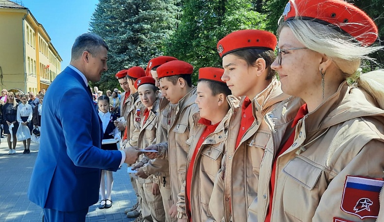 В Тарусе в День России поздравили молодых граждан страны