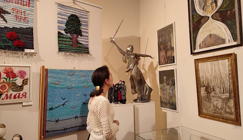 Подведены итоги областной выставки-конкурса «Родное, близкое, своё»