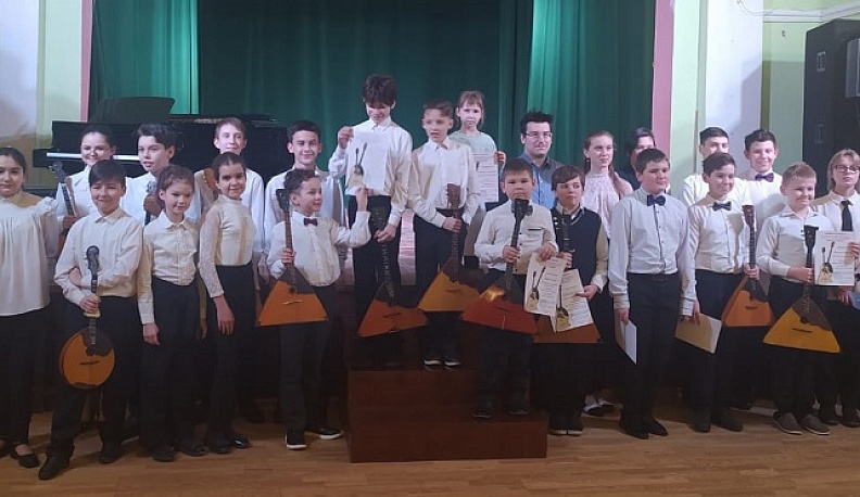 «Весëлый народник» собрал юных домристов и балалаечников Калуги