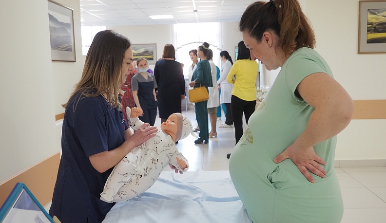 Кто-кто в животике живёт?