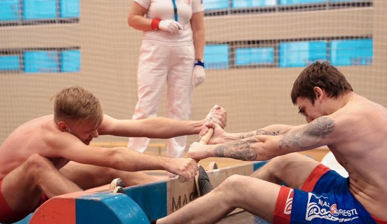 Калужские мас-рестлеры успешно выступили на «домашнем» чемпионате ЦФО