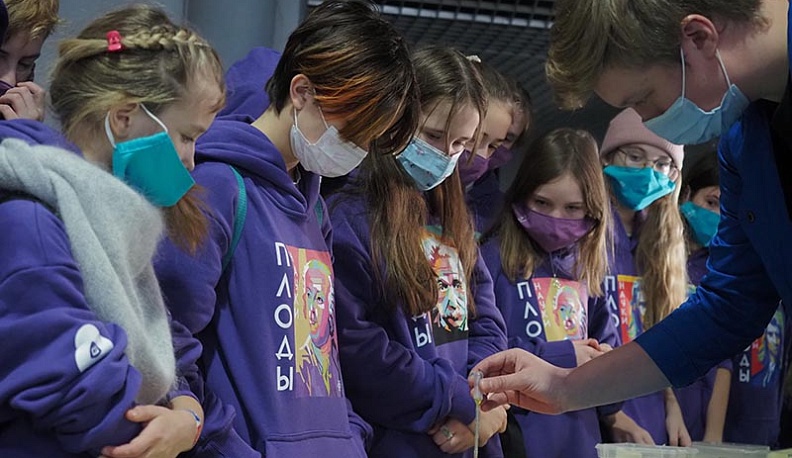 Школьники России показывают в Калуге «Плоды науки»