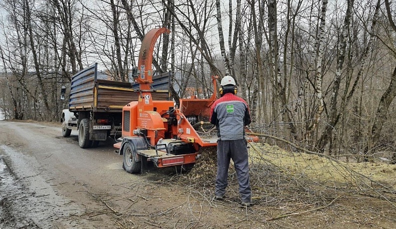 Владислав Шапша проверил качество уборки мусора в Кондрово