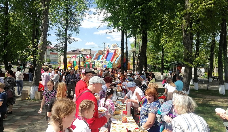 В Думиничах прошёл районный фестиваль «В семье большой, в семье единой»