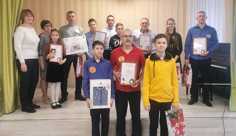 В Юхнове прошёл конкурс "Мы с папой - супер"