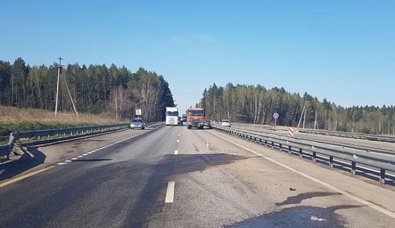 В Малоярославецком районе грузовик столкнулся с иномаркой