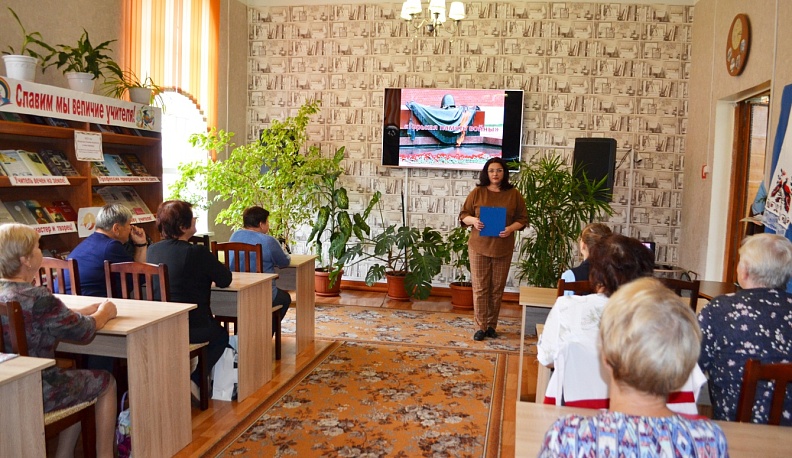 В Жиздринской районной библиотеке прошёл час памяти «Горькая память войны»