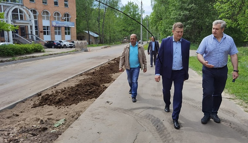 Региональный министр дорожного хозяйства проверил, как идет ремонт дорог в Обнинске и Малоярославецком районе