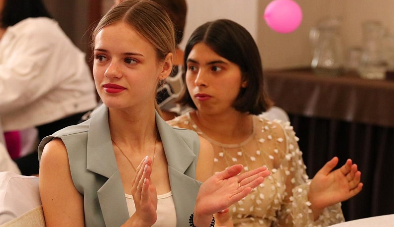 В Калуге прошел выпускной для участниц наставнического проекта «Путь к себе»