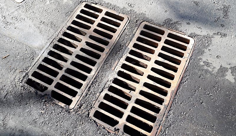 В Калуге мужчина украл решетки ливневок на 90 тысяч рублей