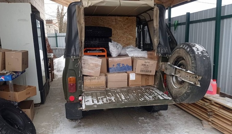 Жители Дзержинского района приобрели и отправили в зону СВО внедорожник с гуманитарной помощью