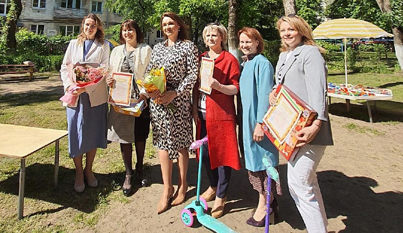 Ольга Коробова наградила победителей правового конкурса