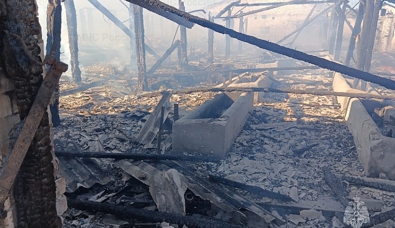 Телятник загорелся в Калужской области