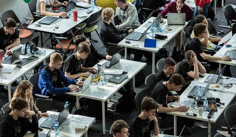 В Калужской области открылся набор на бесплатные курсы по программированию для школьников