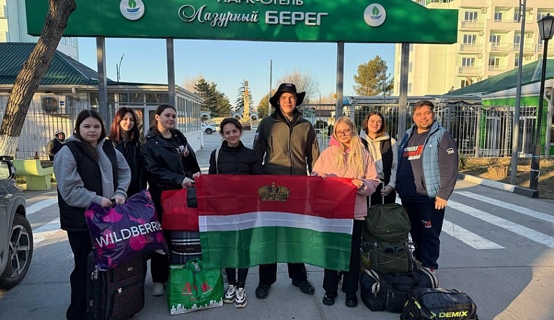 Отряд калужских волонтеров отправился в Анапу для ликвидации последствий катастрофы в Черном море