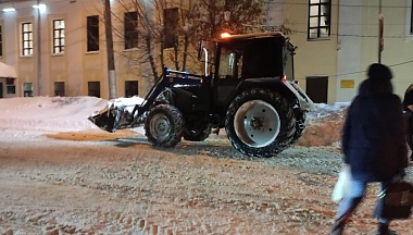В Калуге на расчистку улиц от снега вышла 101 единица техники