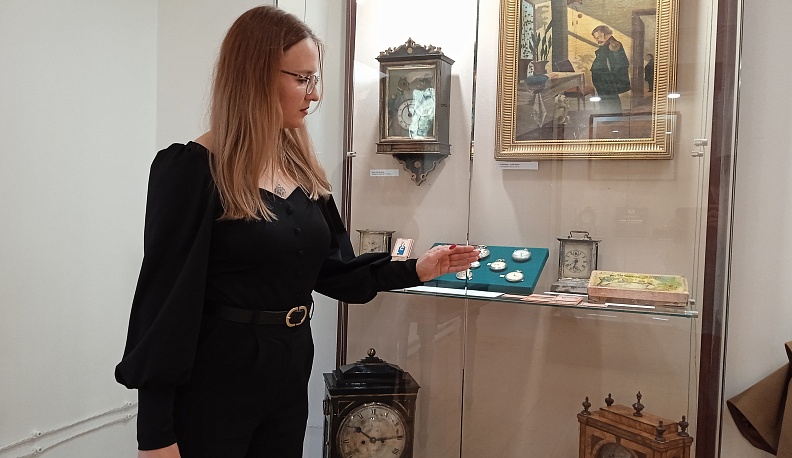 В палатах Коробовых открылась выставка «Делу время, потехе – час»