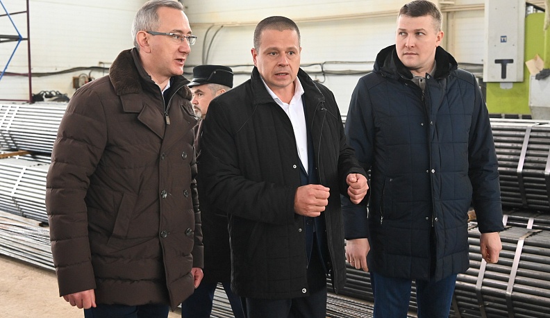 Владислав Шапша проконтролировал ход строительных работ новой школы на 250 мест в Тарусском районе