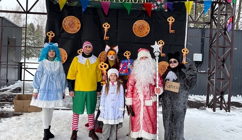 В Барятинском округе зажгли огни на главной новогодней елке