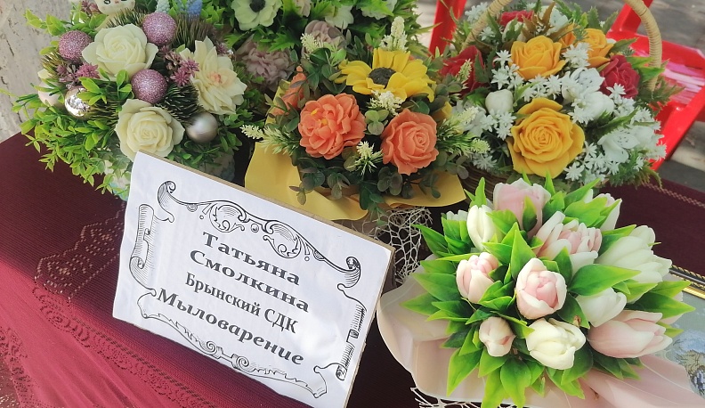 В Думиничах прошёл районный фестиваль «В семье большой, в семье единой»