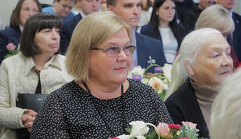 В Калуге обновили доску почета лучших работников системы образования региона