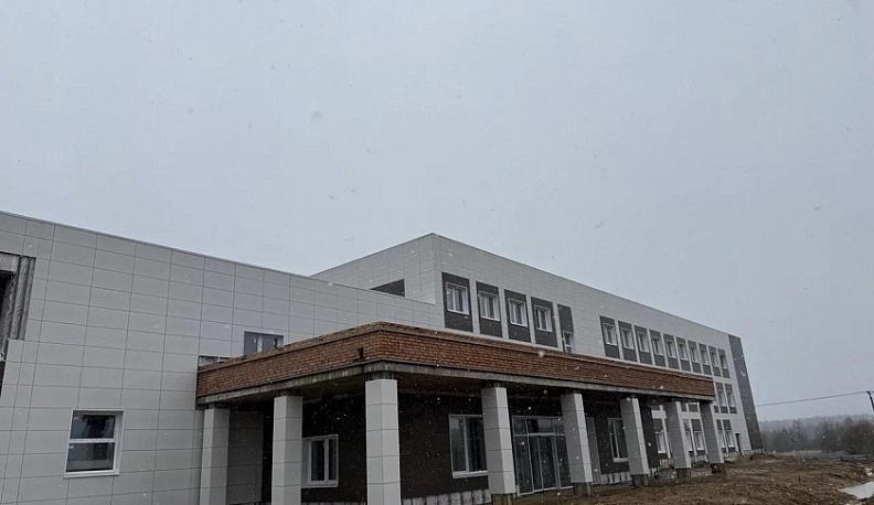 В Кировском округе продолжается строительство дома социального обслуживания 