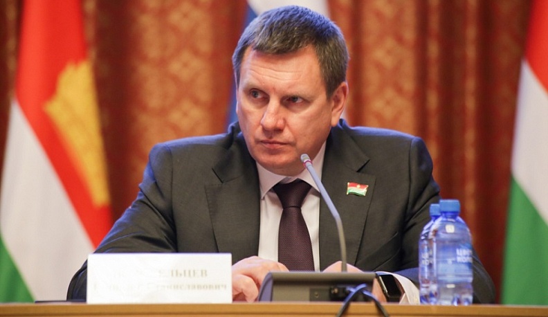 Геннадий Новосельцев прокомментировал решение главы региона в сфере миграционного законодательства